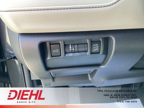 Used 2025 Subaru Forester Premium AWD/4WD image 27