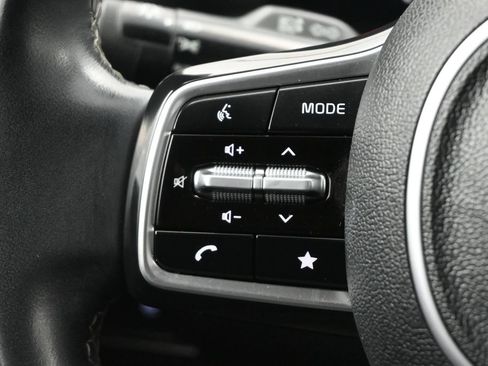 Used 2024 Kia Sorento S FWD image 6