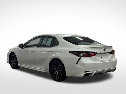 Used 2024 Toyota Camry SE image 8