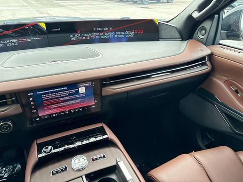 New 2025 Lincoln Navigator L Reserve AWD/4WD image 17