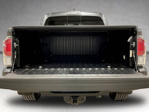 Used 2022 Toyota Tacoma TRD Sport AWD/4WD image 7