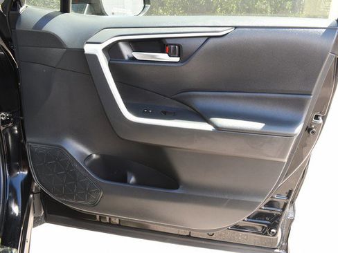 Certified 2019 Toyota RAV4 XLE w/ Carpet Mat Package image 24