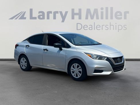 Used 2020 Nissan Versa S FWD image 7