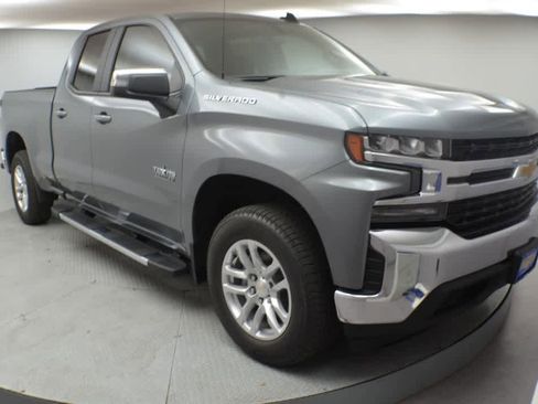 Used 2019 Chevrolet Silverado 1500 LT w/ Texas Edition RWD image 2