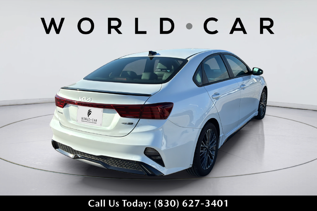 Used 2024 Kia Forte GT-Line w/ GT-Line Premium Package FWD image 3