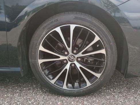 Used 2019 Toyota Camry SE FWD image 11