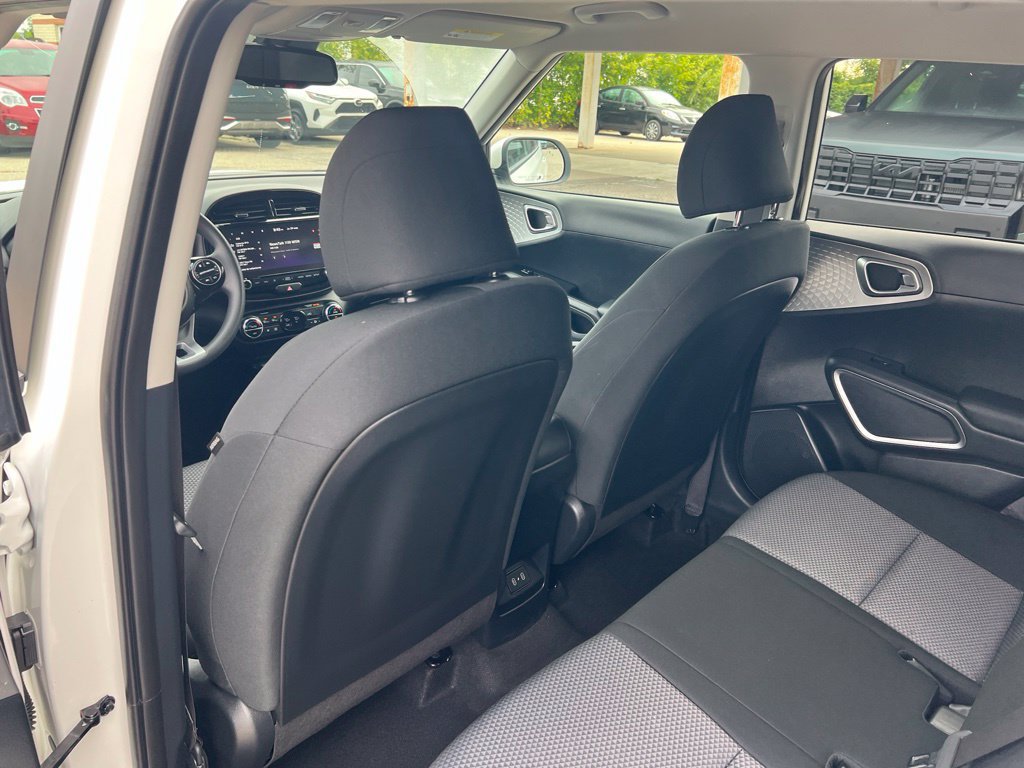 Certified 2023 Kia Soul S FWD image 9