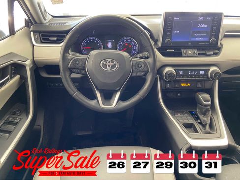 Used 2019 Toyota RAV4 XLE Premium image 19