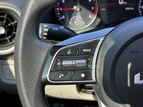 Used 2022 Kia Forte LXS FWD image 27