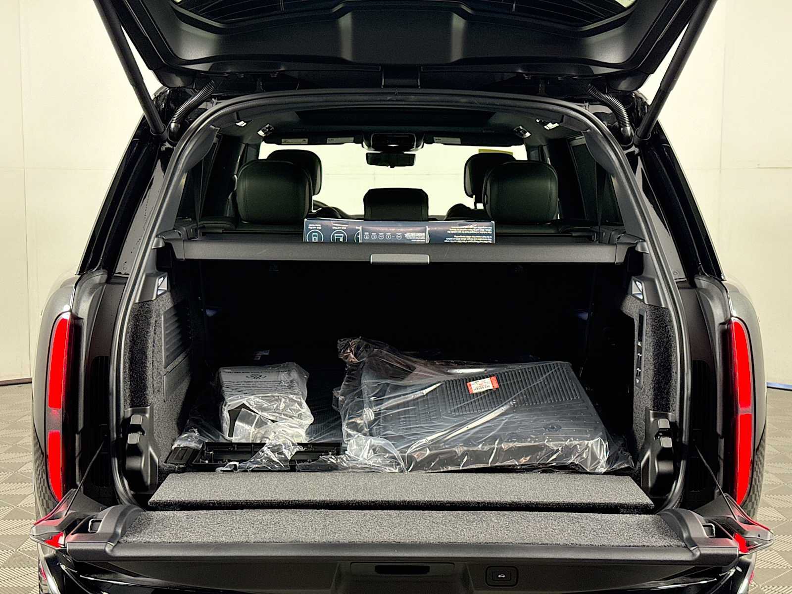 New 2026 Land Rover Range Rover Long Wheelbase SE AWD/4WD image 27