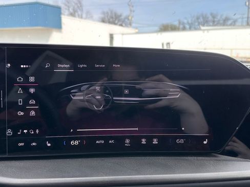 Used 2025 Audi Q5 Premium image 38