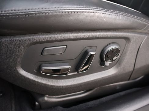 Used 2015 Hyundai Genesis 3.8 w/ Option Group 03 image 11