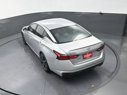Used 2024 Nissan Altima 2.5 SR FWD image 27