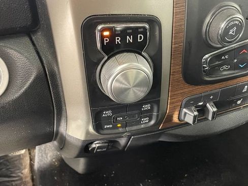 Used 2017 RAM 1500 Laramie w/ Convenience Group AWD/4WD image 9