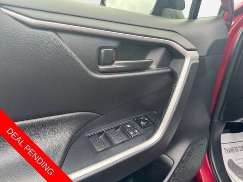 Used 2022 Toyota RAV4 LE AWD/4WD image 12