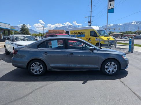 Used 2017 Volkswagen Jetta S FWD image 2