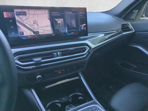 Used 2023 BMW 330i Sedan w/ Convenience Package RWD image 15