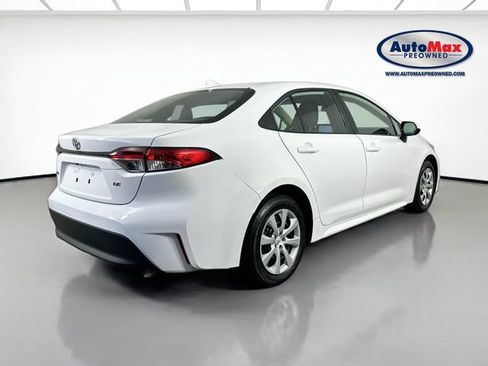 Used 2025 Toyota Corolla LE FWD image 2
