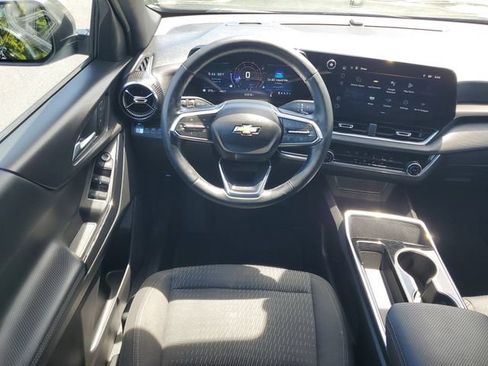 Used 2025 Chevrolet Equinox LT AWD/4WD image 14