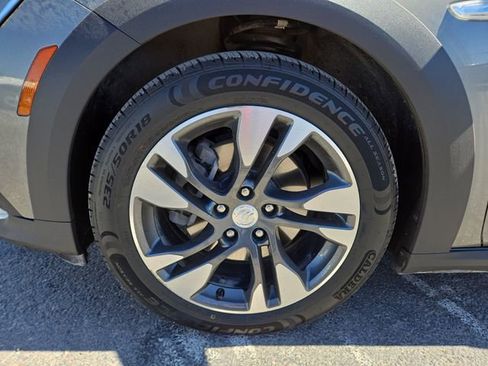 Used 2018 Buick Regal Essence w/ Driver Confidence Package #1 AWD/4WD image 9