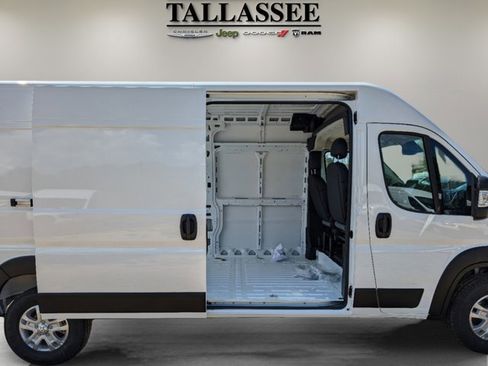 New 2024 RAM ProMaster 2500 w/ Quick Order Package 22H SLT+ image 13