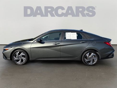 Used 2025 Hyundai Elantra SEL FWD image 4