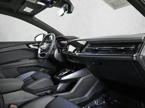 Certified 2025 Audi Q4 e-tron Premium Plus w/ Premium Plus image 23