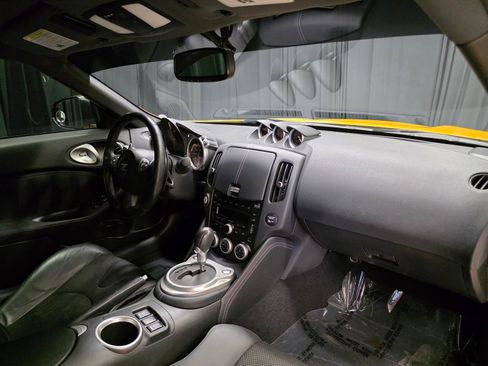 Used 2009 Nissan 370Z Touring w/ Sport Pkg RWD image 48