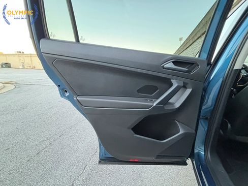 Used 2018 Volkswagen Tiguan SE image 44