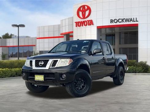 Used 2018 Nissan Frontier SV image 1