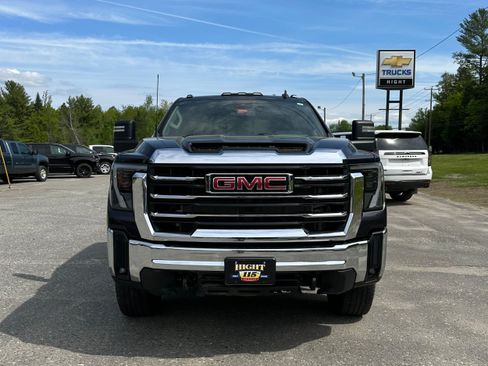 Used 2024 GMC Sierra 2500 SLE w/ SLE Value Package; AWD/4WD image 8