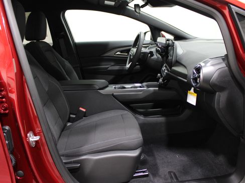 New 2026 Chevrolet Equinox EV LT image 30