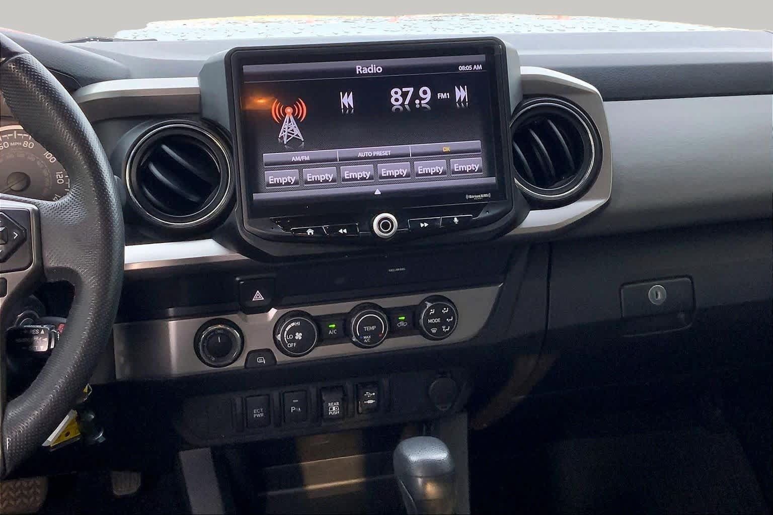 Used 2019 Toyota Tacoma SR5 AWD/4WD image 7