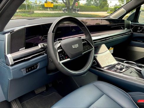 New 2026 Cadillac Escalade IQ Sport 2 w/ LPO, ONYX Package AWD/4WD image 9