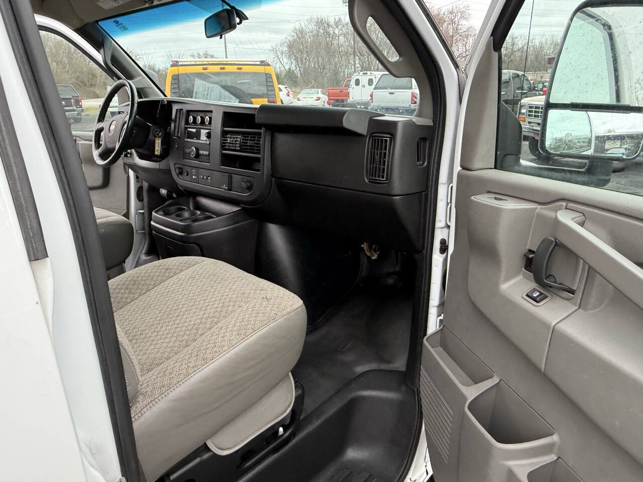 Used 2021 Chevrolet Express 3500 w/ Power Convenience Package RWD image 17