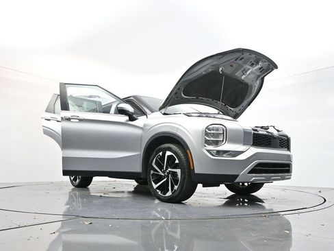 Used 2022 Mitsubishi Outlander SE image 33