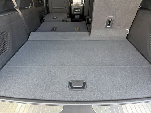 New 2026 GMC Yukon XL Denali w/ Denali Reserve Package RWD image 17