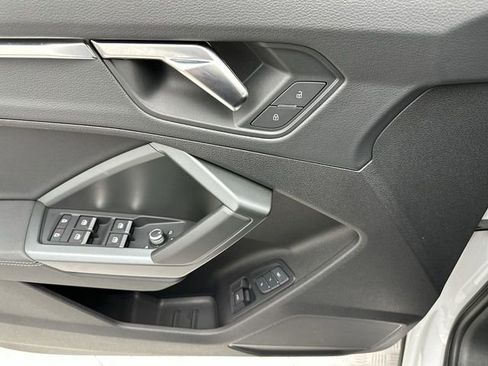Used 2025 Audi Q3 2.0T Premium w/ Convenience Package image 13