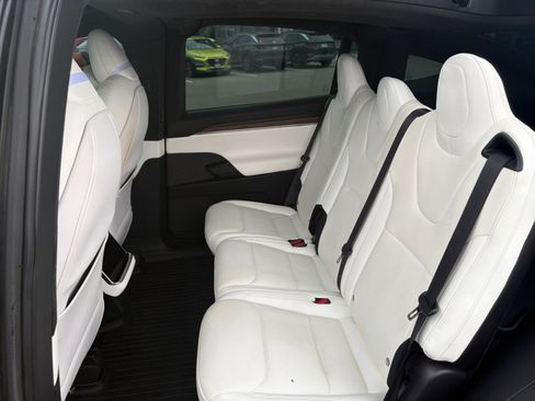 Used 2022 Tesla Model X AWD/4WD image 17