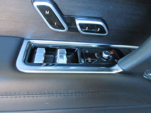 Used 2023 Land Rover Range Rover SE AWD/4WD image 12