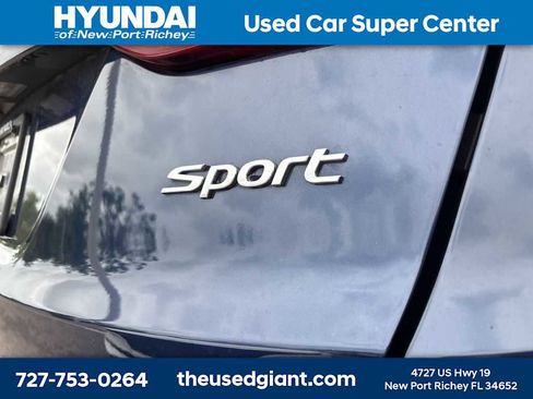 Used 2018 Hyundai Santa Fe Sport w/ 2.4L Value Package 02 image 5