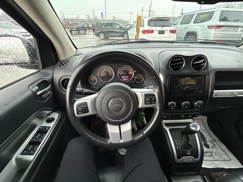 Used 2017 Jeep Compass 4WD image 28