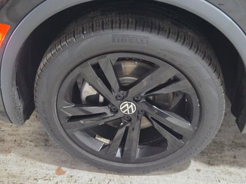 Used 2023 Volkswagen Tiguan SE R-Line image 13