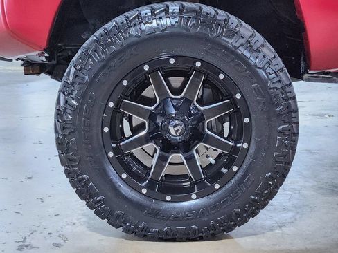 Used 2015 Toyota Tacoma 4x4 Double Cab w/ TRD Off-Road Package image 28