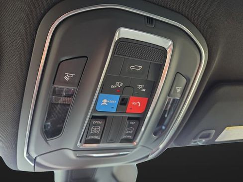 New 2025 Jeep Grand Cherokee Altitude image 26