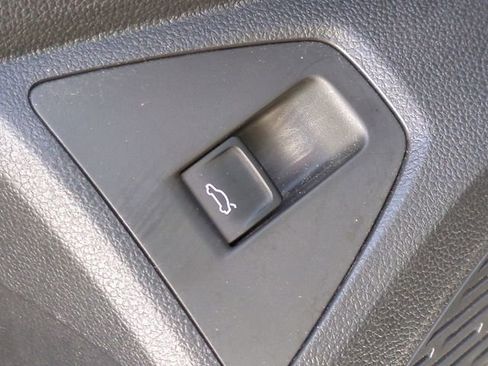 Used 2025 Volkswagen Jetta SE image 15