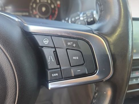 Used 2019 Jaguar F-PACE Portfolio AWD/4WD image 22