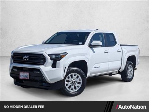Used 2024 Toyota Tacoma SR5 AWD/4WD image 1