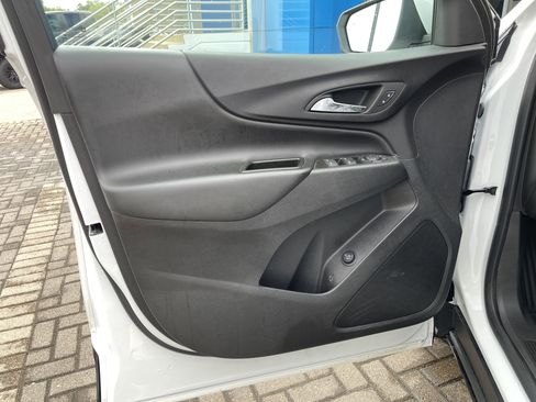 Used 2023 Chevrolet Equinox LT image 14