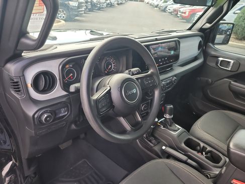 Used 2024 Jeep Wrangler Unlimited Sport AWD/4WD image 17